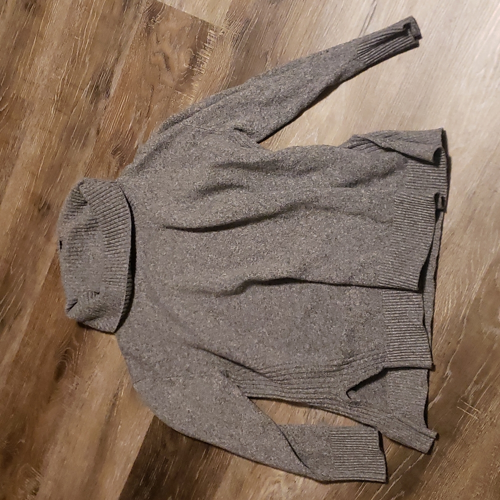Women's sweater